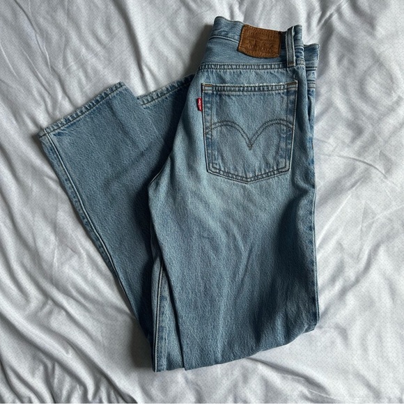 Levi’s Wedgie Straight Destroyed Denim - Picture 7 of 7